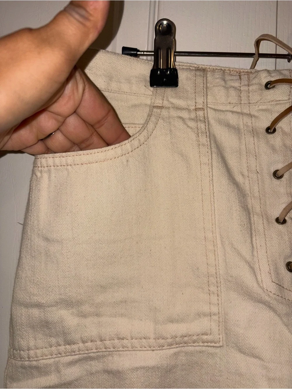 GLORIA VANDERBILT LACE UP SHORTS size 8